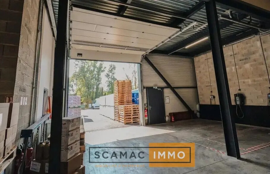 Industrial in LES MILLES for lease - Building Photo - Image 3 of 4