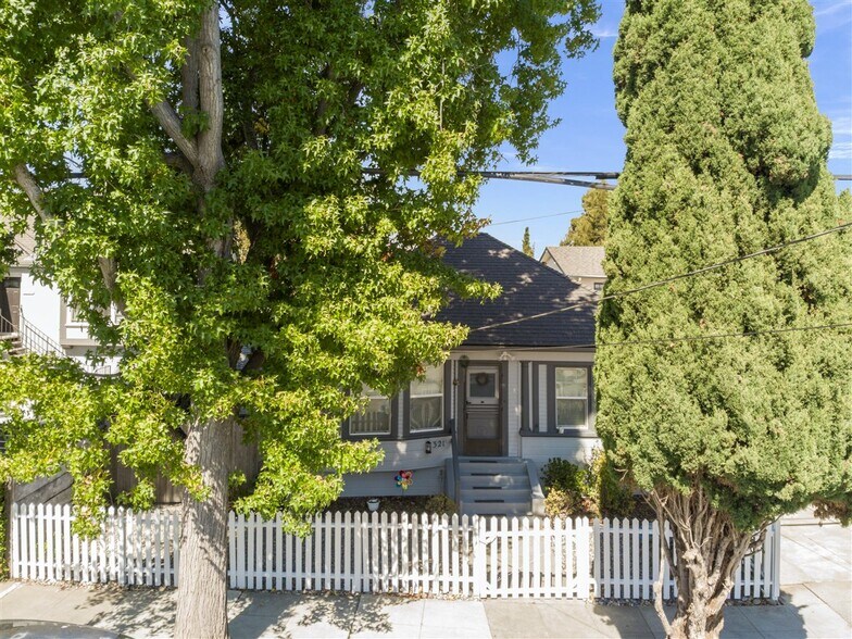 321 Grand Blvd, San Mateo, CA à vendre - Photo du bâtiment - Image 3 de 30