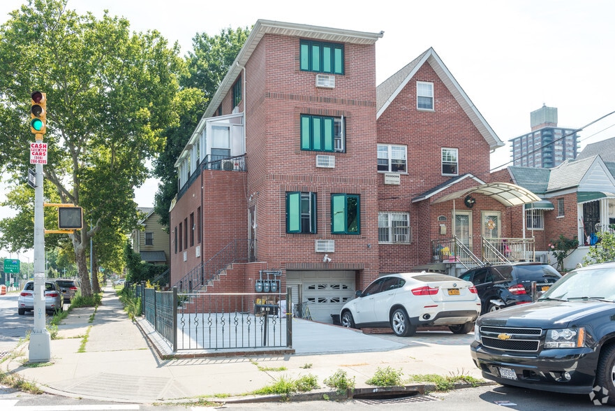 61-11 159th St, Fresh Meadows, NY for sale - Building Photo - Image 1 of 38