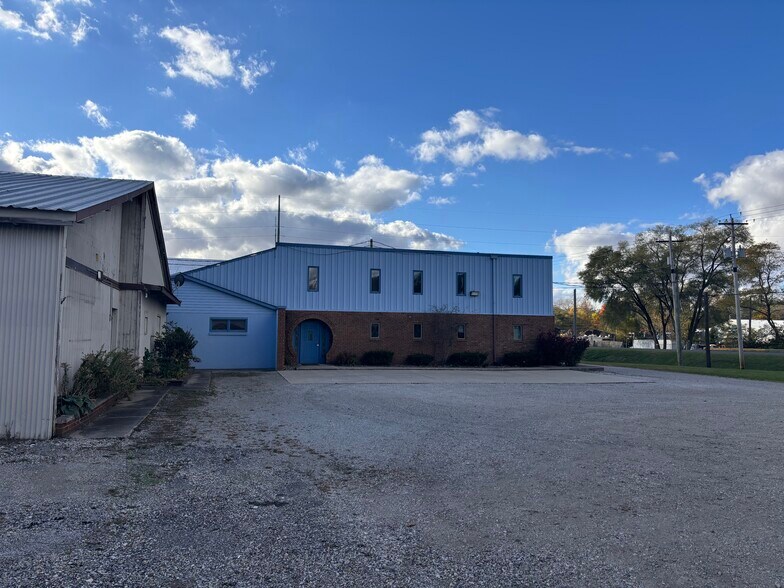 23186 Ireland Rd, South Bend, IN for lease - Building Photo - Image 3 of 17