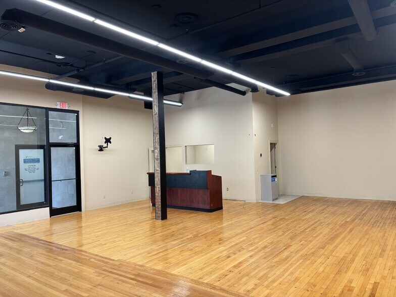 1095 Main St, Springfield, MA à louer - Photo du bâtiment - Image 2 de 14
