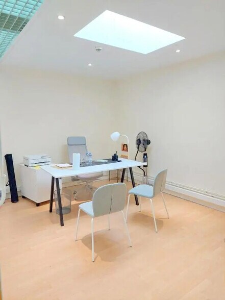 Bureau dans Houilles à louer - Photo intérieure - Image 2 de 5