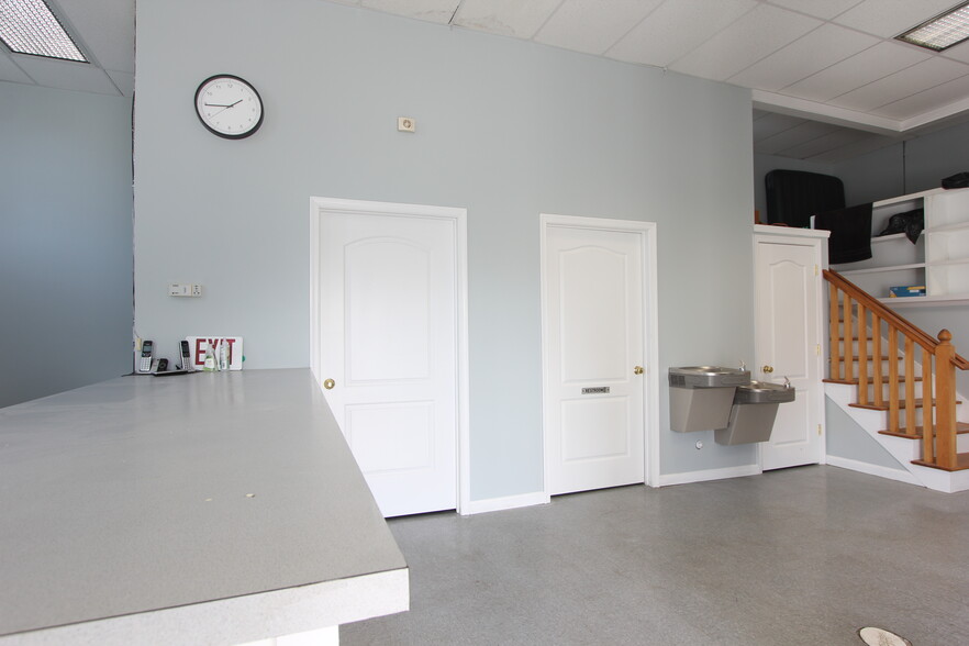 36 Walnut St, Thurmont, MD for lease - Lobby - Image 3 of 18