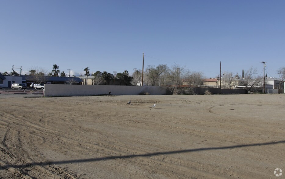 Sierra Hwy, Lancaster, CA à vendre - Photo du bâtiment - Image 2 de 5