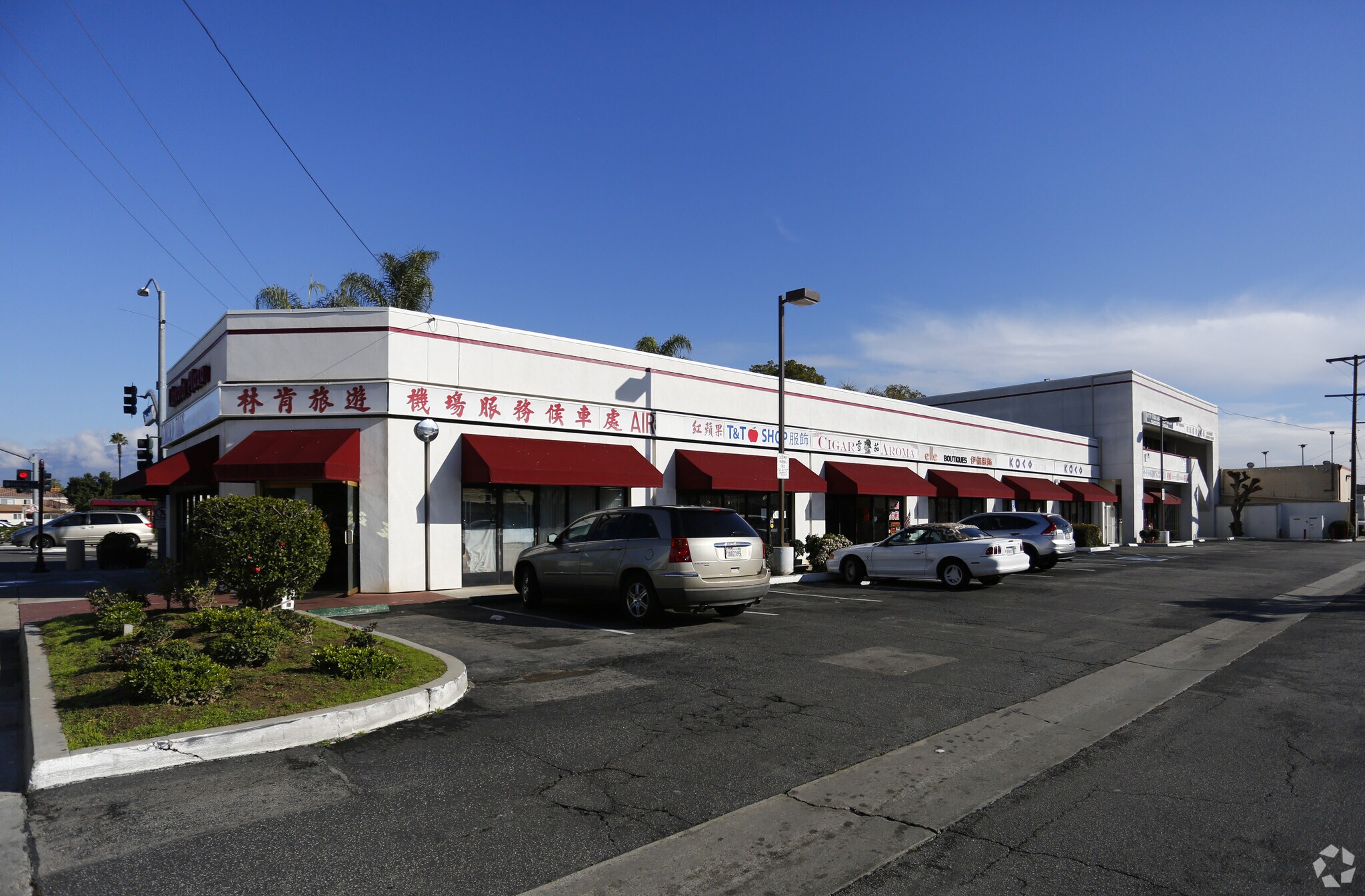 200 Garvey Ave, Monterey Park, CA à louer Photo principale- Image 1 de 7