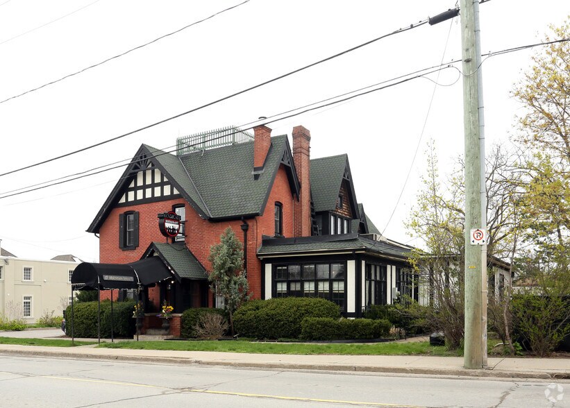 13 Mountain St, Grimsby, ON à vendre - Photo du bâtiment - Image 1 de 1