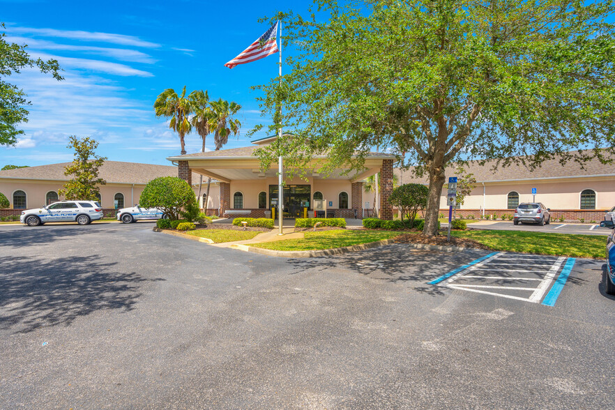 551 National Health Care Dr, Daytona Beach, FL à vendre - Photo du bâtiment - Image 1 de 1