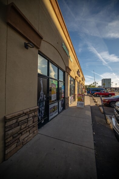 58 N Country Club Dr, Mesa, AZ for lease - Building Photo - Image 3 of 13