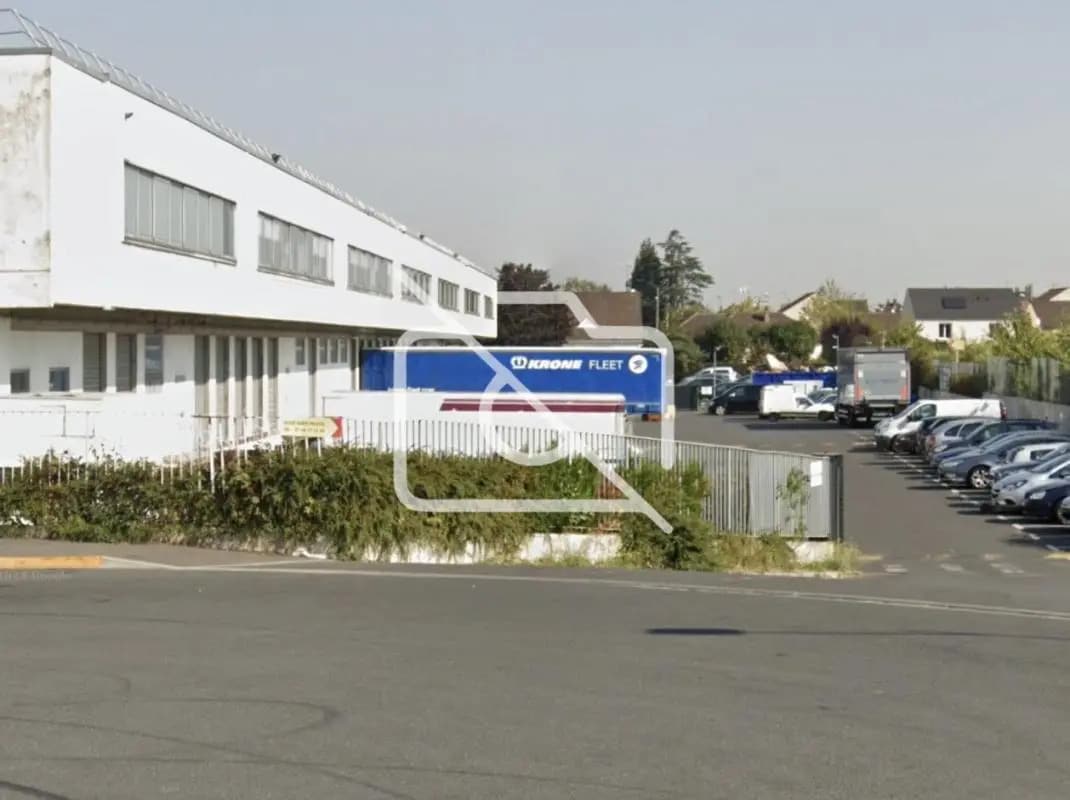 Office in Morangis for lease Primary Photo- Image 1 of 2