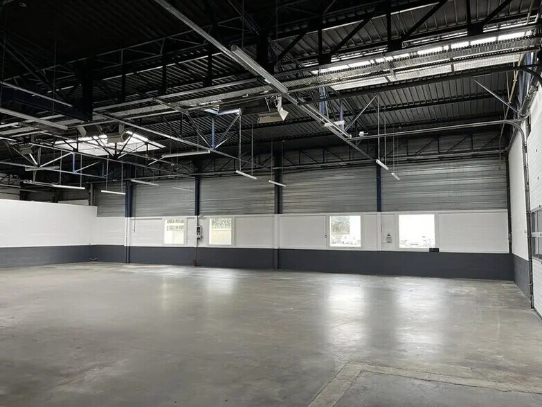 Industrial in Vénissieux for lease - Interior Photo - Image 3 of 8