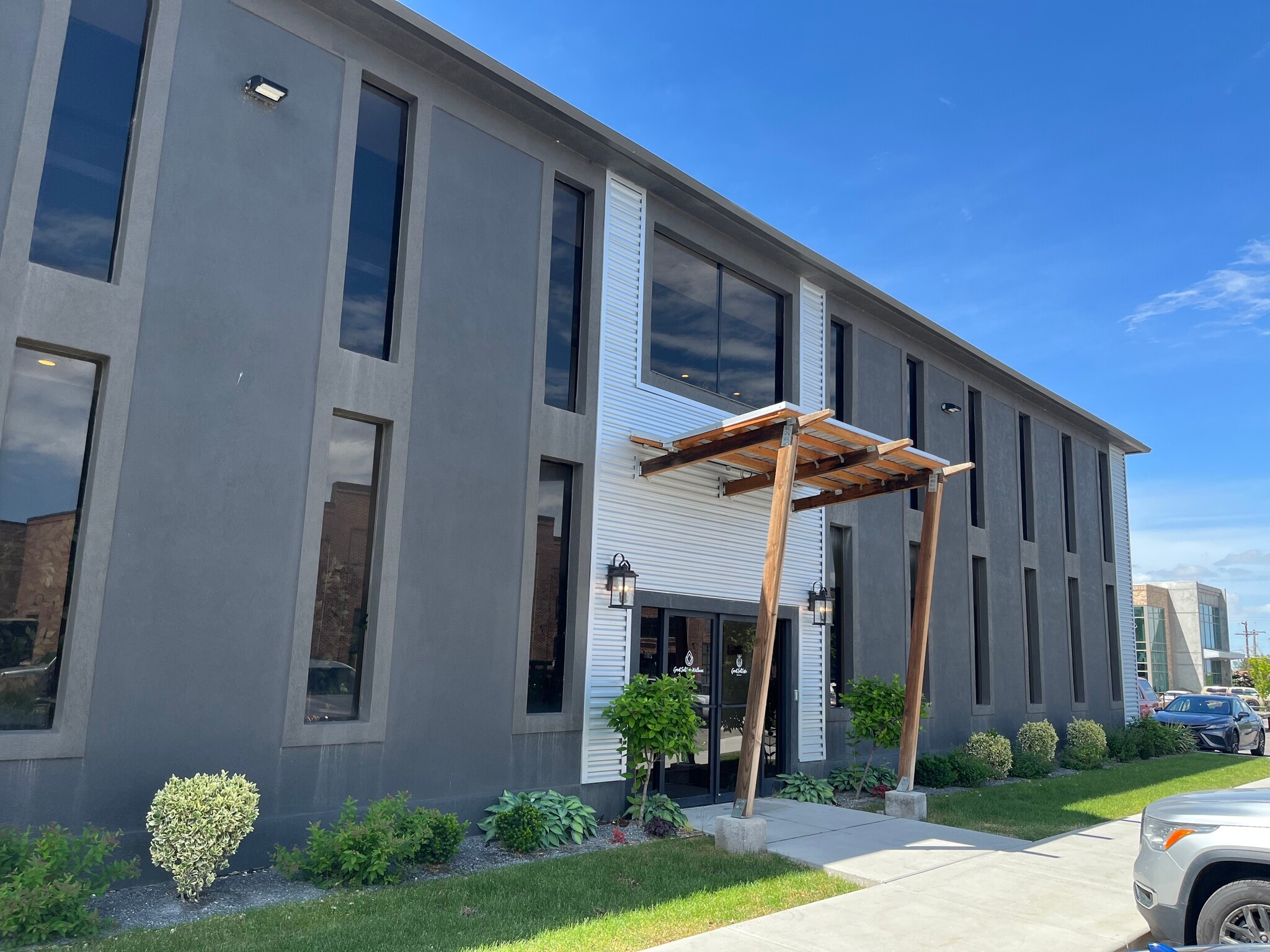 1075 S 500 W, Woods Cross, UT for sale Primary Photo- Image 1 of 12