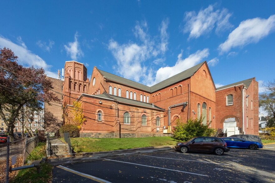 36 Emory St, Jersey City, NJ à vendre - Photo du bâtiment - Image 2 de 9