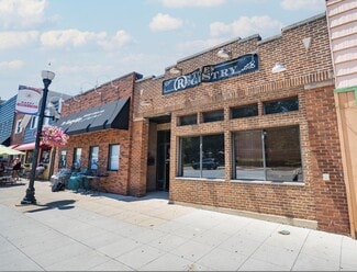 Plus de détails pour 15 N Court St, Crown Point, IN - Commerce de détail à louer