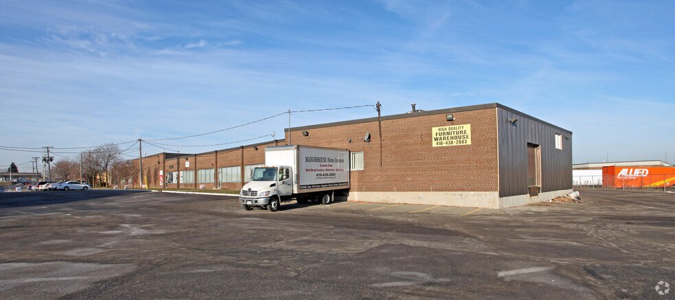 42-50 Continental Pl, Toronto, ON à louer - Photo du bâtiment - Image 2 de 2