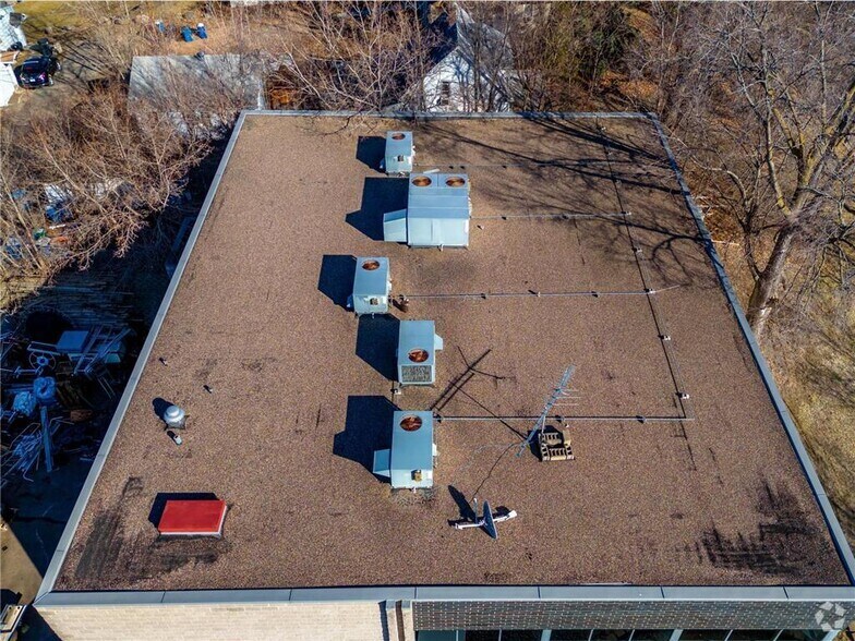 4388 Shoreline Dr, Spring Park, MN à vendre - Photo du bâtiment - Image 3 de 94