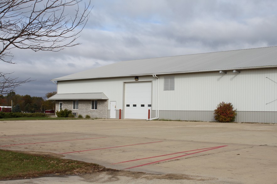 9909 W Primrose Ln, Edwards, IL for sale - Building Photo - Image 1 of 1