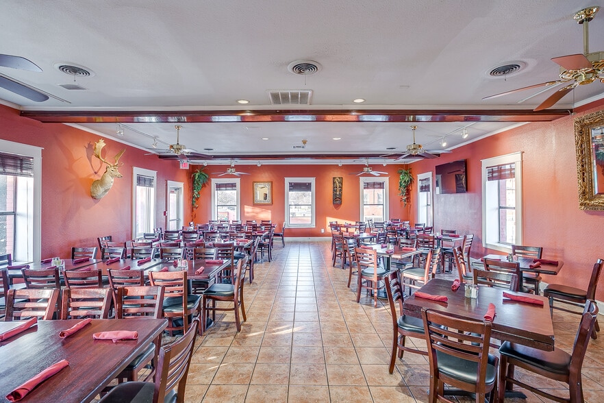 1540 N Main St, Fort Worth, TX for lease - Building Photo - Image 3 of 6