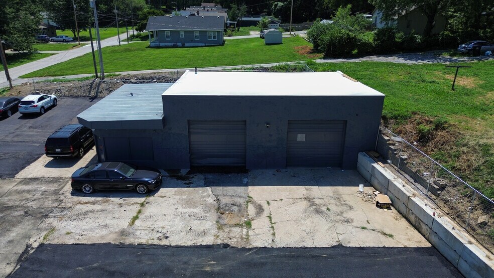 10725 E Truman Rd, Independence, MO à vendre - Photo du bâtiment - Image 2 de 5