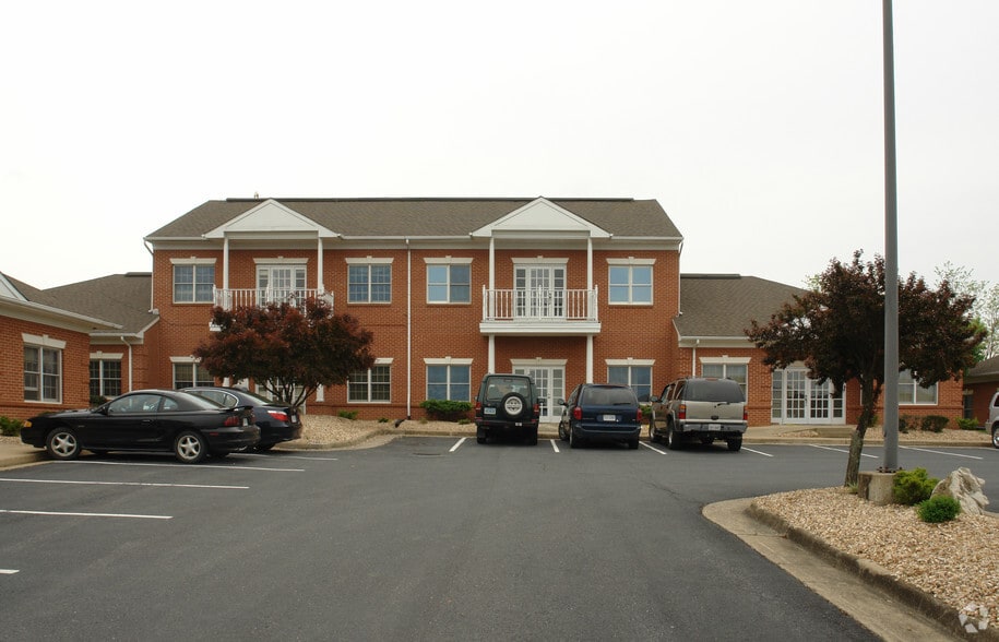 370 Neff Ave, Harrisonburg, VA for lease - Building Photo - Image 1 of 3