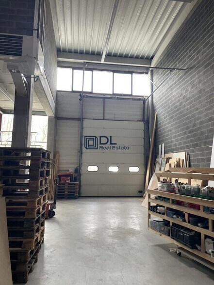 Industrial in Hem for lease - Interior Photo - Image 3 of 10