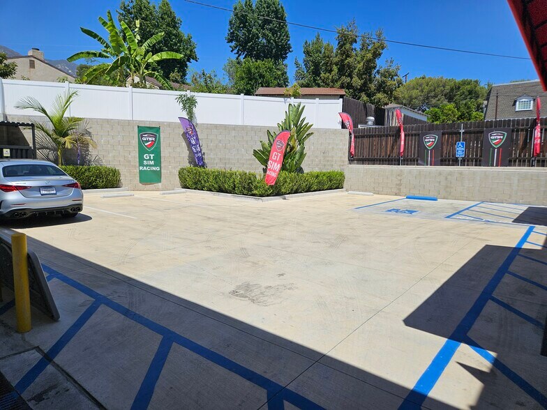 2865 Foothill Blvd, La Crescenta, CA à louer - Autre - Image 2 de 8