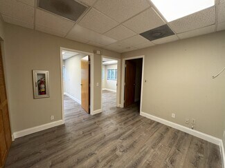 Plus de détails pour 4532 Tamiami Trl E, Naples, FL - Bureau à louer