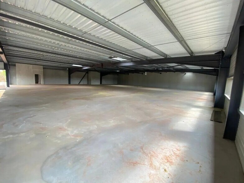 Office in Ollioules for lease - Building Photo - Image 3 of 6