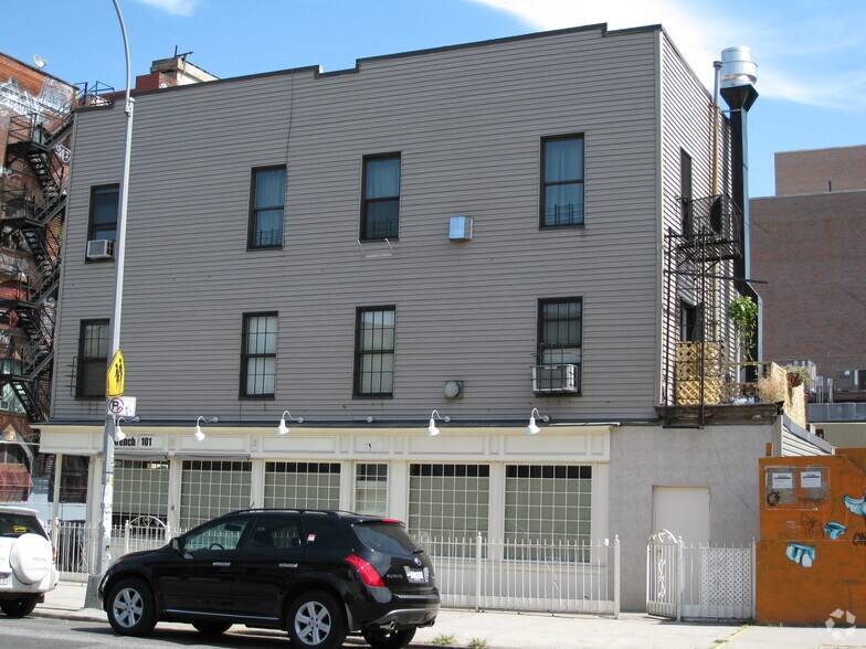 2 Hope St, Brooklyn, NY à louer - Photo du bâtiment - Image 3 de 8