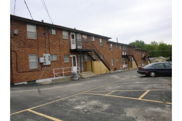 3102-3112 N 51st Ter, Kansas City, KS à vendre - Photo du bâtiment - Image 2 de 17