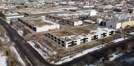 16204-16240 116 Av NW, Edmonton, AB à louer Photo du bâtiment- Image 2 de 10