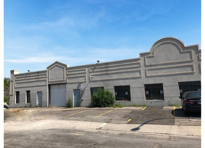 367 Rue de Louvain O, Montréal, QC à vendre - Photo principale - Image 1 de 1