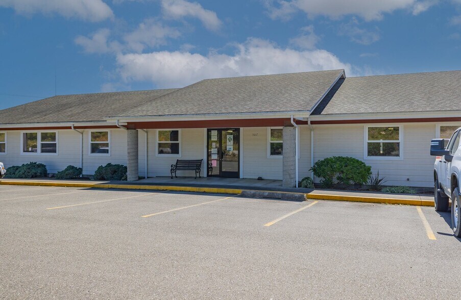307 Highway 42 E, Coquille, OR à vendre - Photo du bâtiment - Image 2 de 44