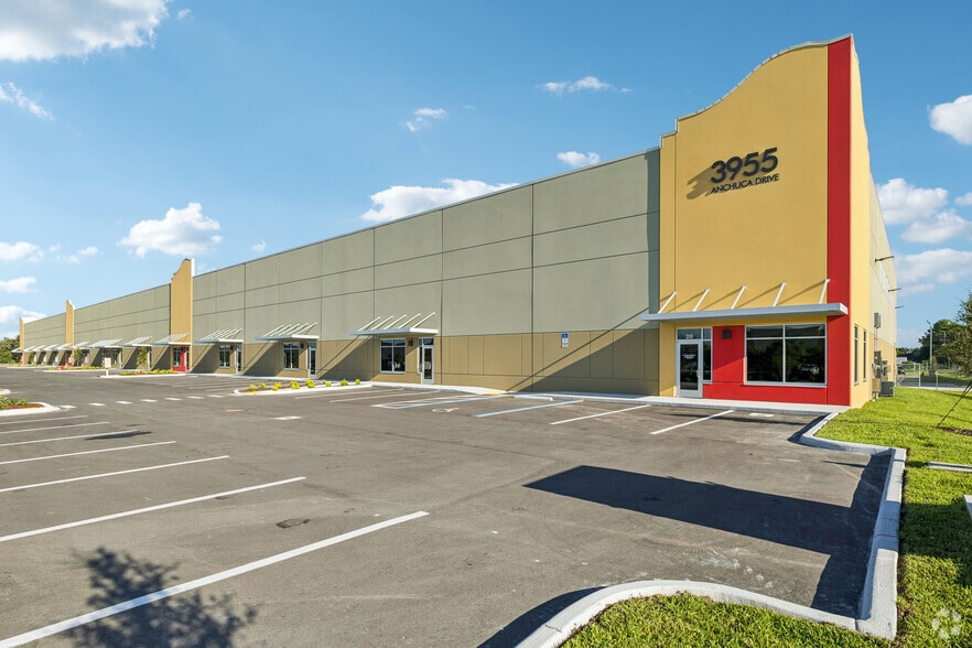 3955 Anchuca Dr, Lakeland, FL for lease - Building Photo - Image 1 of 10