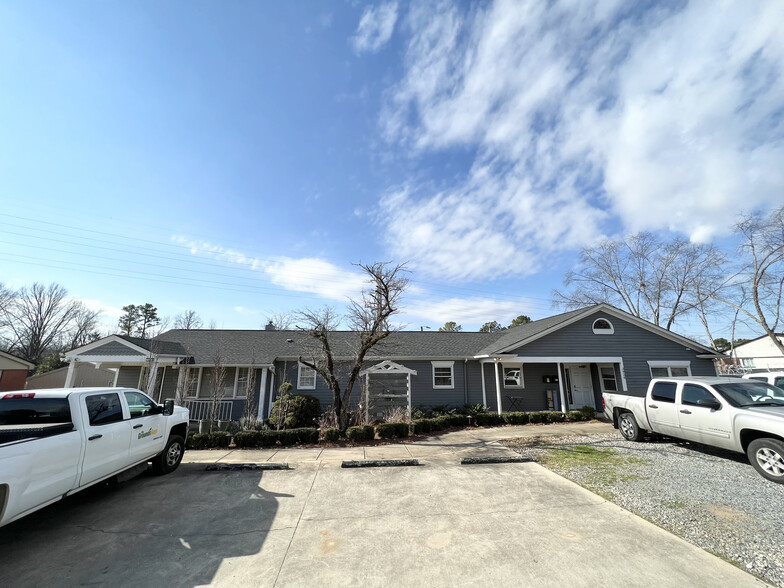 3926 Miriam Dr, Charlotte, NC for sale - Building Photo - Image 1 of 1