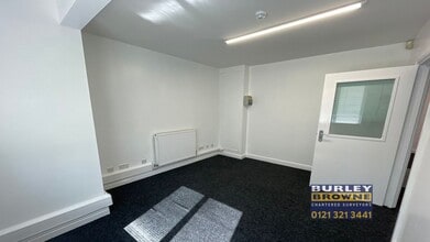 Trinity Pl, Sutton Coldfield for lease Interior Photo- Image 2 of 4