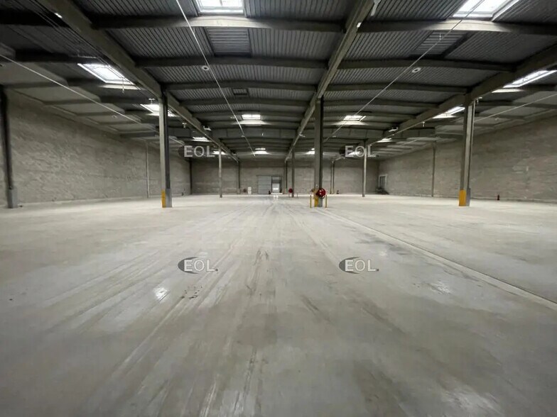 Industrial in SAINT-OUEN-L'AUMONE for lease - Building Photo - Image 2 of 7