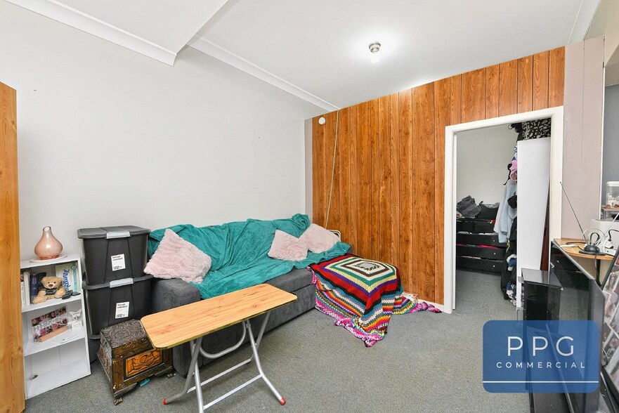 103 Wollongong Rd, Arncliffe for sale - Interior Photo - Image 2 of 7