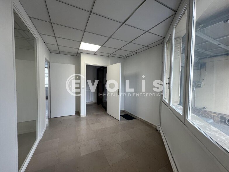 Office in Le Raincy for lease - Interior Photo - Image 3 of 18