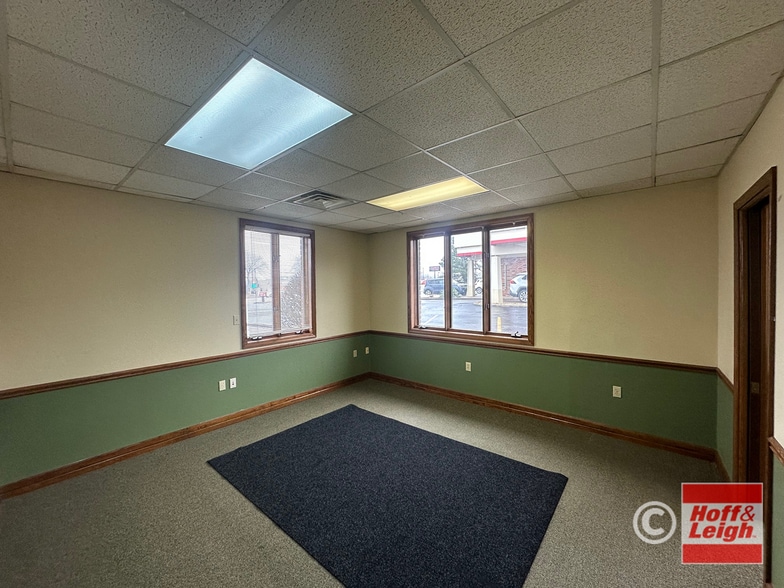 960 Graham Rd, Cuyahoga Falls, OH for lease - Interior Photo - Image 3 of 18