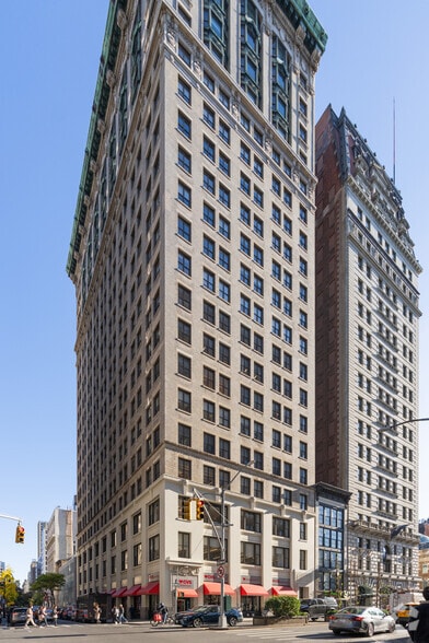 215 Park Ave S, New York, NY for lease - Building Photo - Image 1 of 2