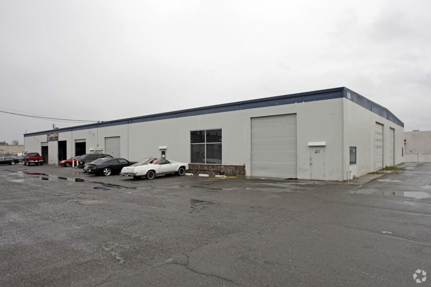 2505-2519 Arden Way, Sacramento, CA à louer - Photo principale - Image 1 de 5