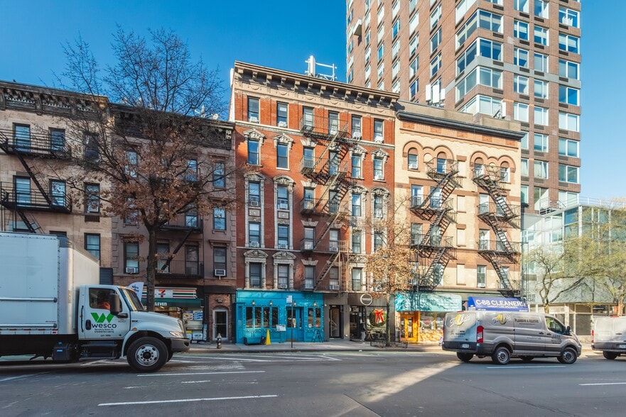 1685 1st Ave, New York, NY for sale - Building Photo - Image 3 of 10