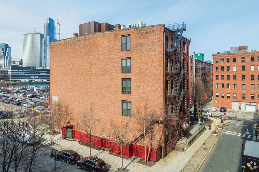 241 A St, Boston, MA à louer - Photo du bâtiment - Image 2 de 5