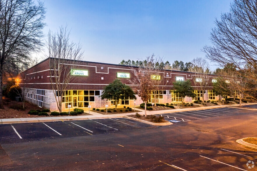 1020 Crews Rd, Matthews, NC for lease - Building Photo - Image 2 of 18