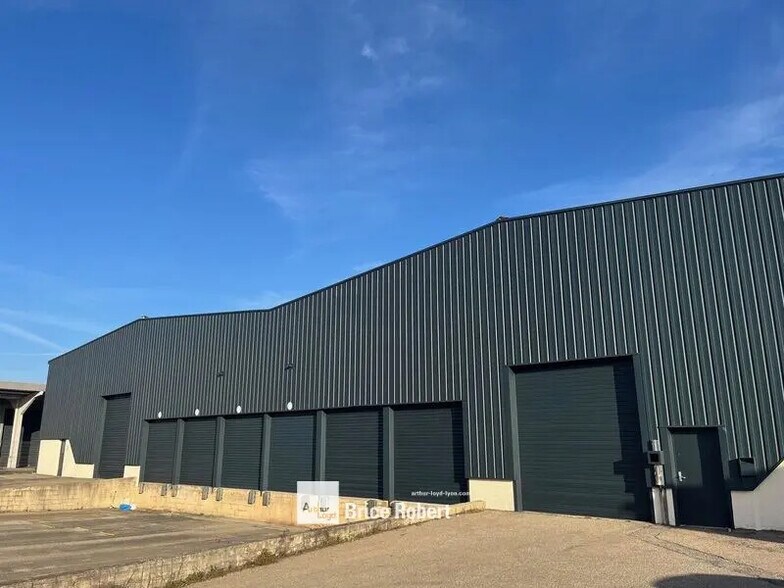 Flex dans Meyzieu à louer - Photo du bâtiment - Image 3 de 7