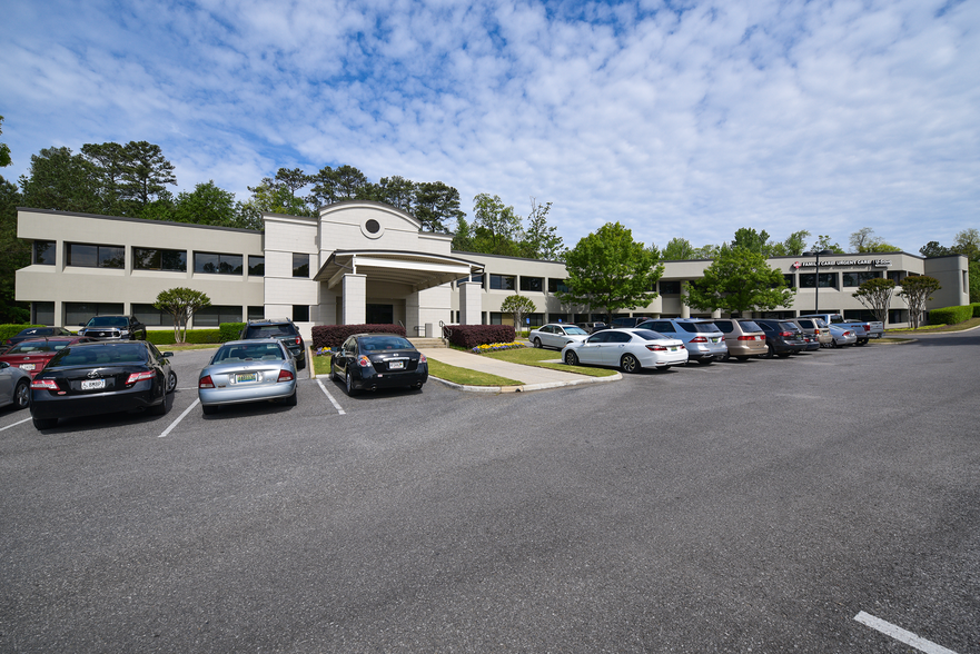 200 Montgomery Hwy, Birmingham, AL for lease - Building Photo - Image 1 of 9