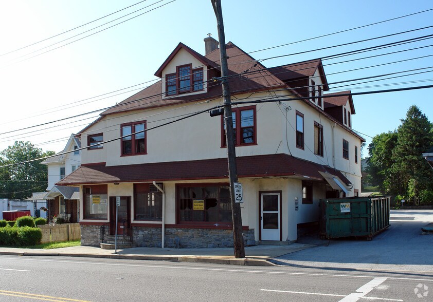 610-612 Lancaster Ave, Berwyn, PA à louer - Photo du bâtiment - Image 3 de 10