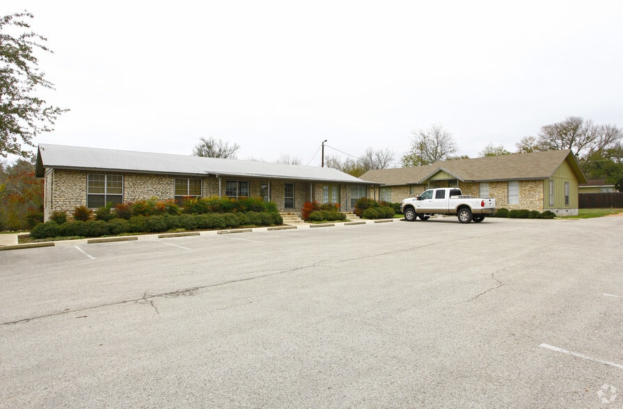 1326 W Highway 290, Dripping Springs, TX for lease - Building Photo - Image 3 of 5