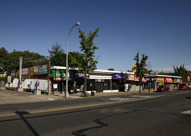 Plus de détails pour 7912-7912 Parsons Blvd, Flushing, NY - Commerce de détail à louer