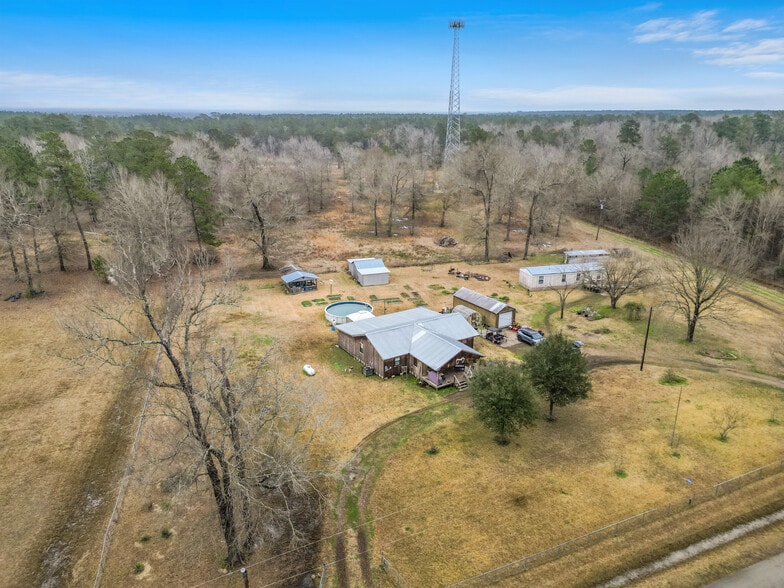 31 Shady Ln, Shepherd, TX à vendre - Photo du bâtiment - Image 2 de 16